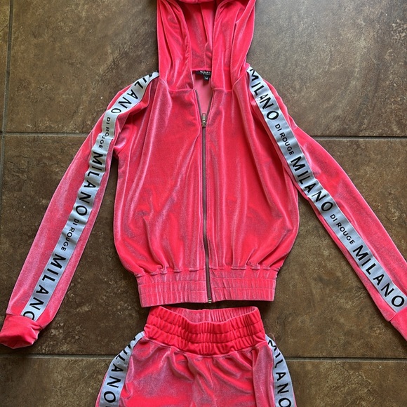 Milano Di Rouge Set in Vibrant Pink - Picture 1 of 7
